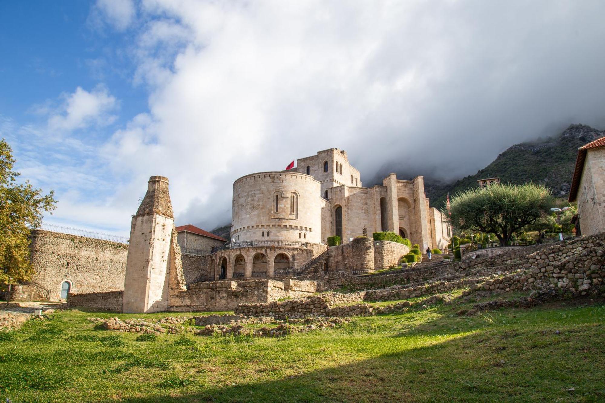 Kruja Albergo Diffuso , Inside Kruja Castle Exterior photo